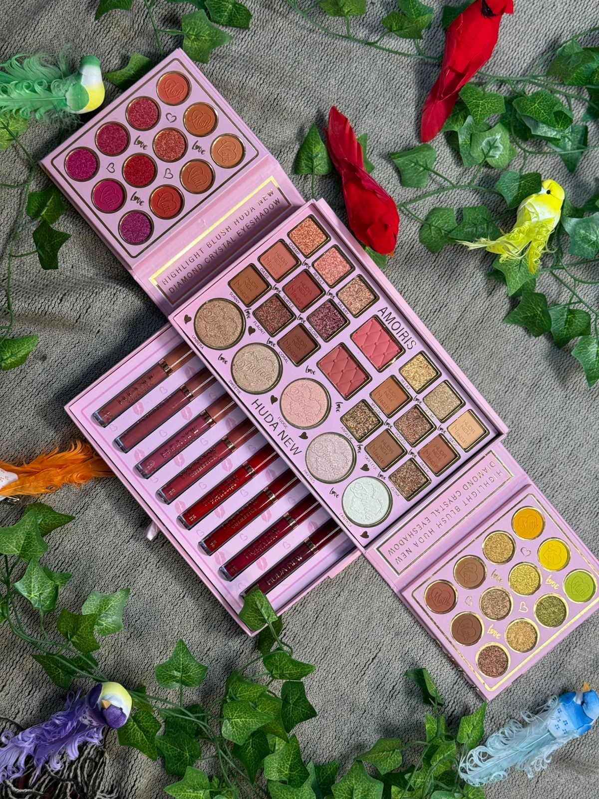 Huda New Amoris Eyeshadow All In One Book Palette